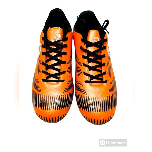 Leoci Lace Up Closed Toe Unisex Soccer Athletic Shoes - Picture 1 of 6